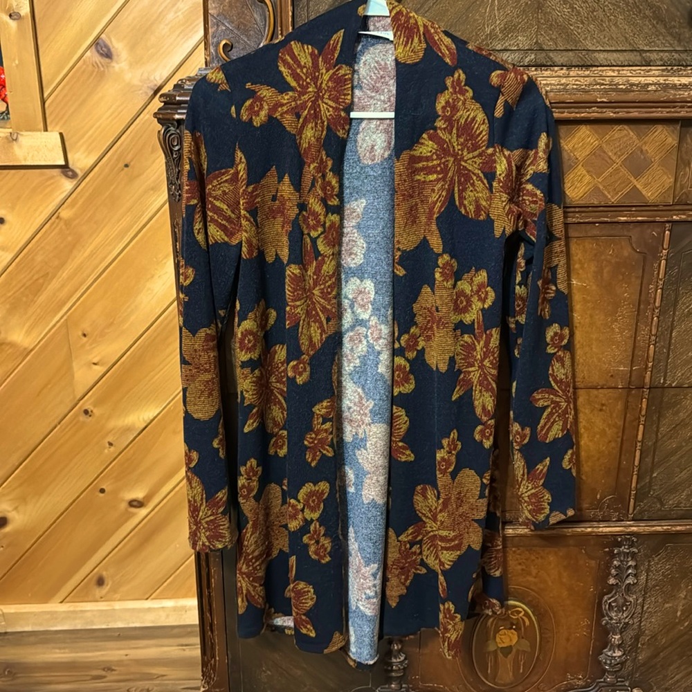 Chris & Carol Floral Lightweight Long Sweater Small